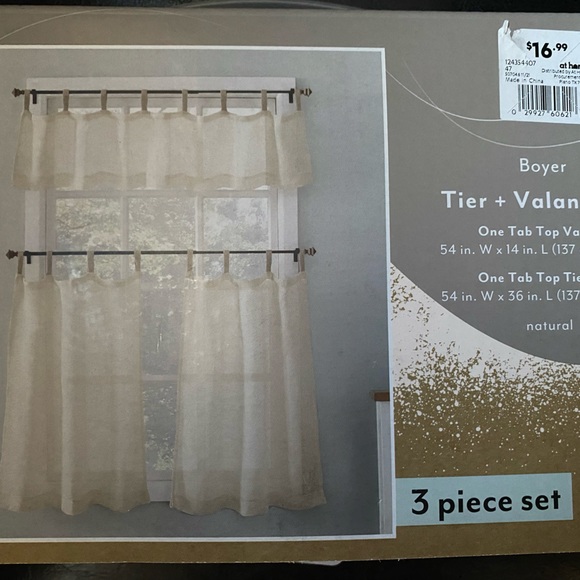 Kitchen curtains - Picture 1 of 1